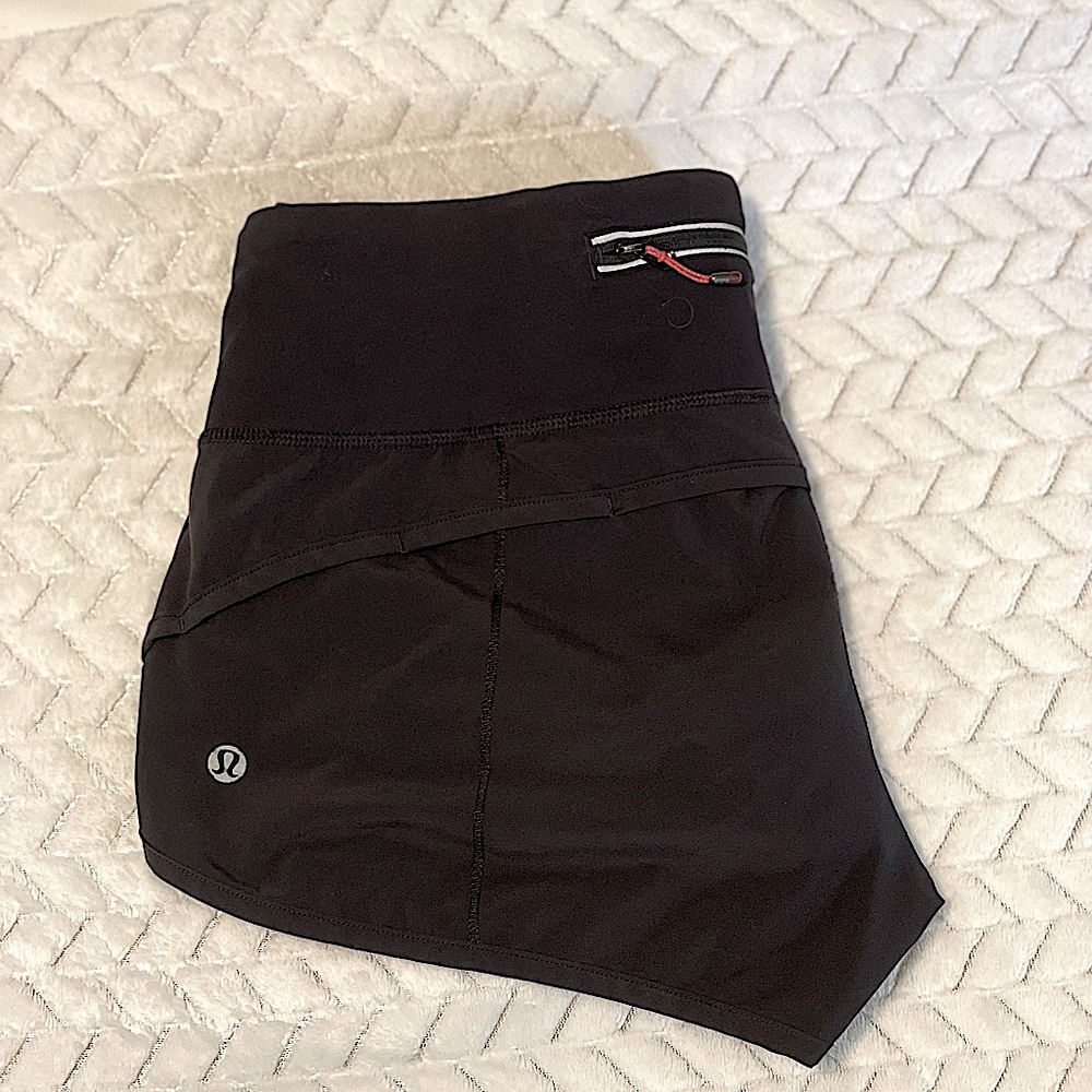 Lululemon shorts ⭐️
